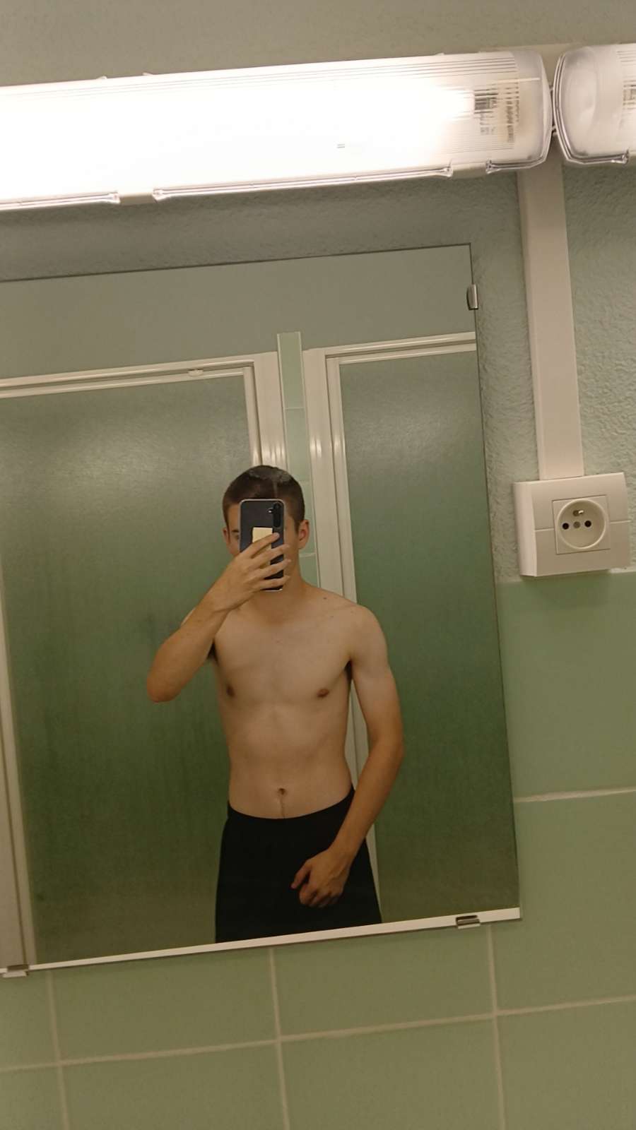 Profil de Selahattin, 18 ans, Gay Monaco à Warneton