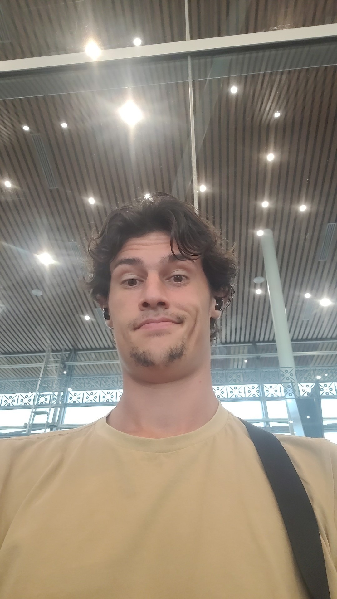 Profil de Bernard, 21 ans, Gay Monaco à Cuffies