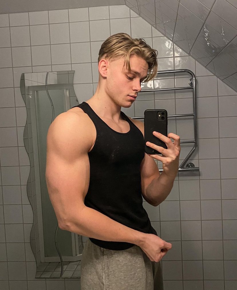 Profil de Nail, 21 ans, Gay Monaco à Nomain
