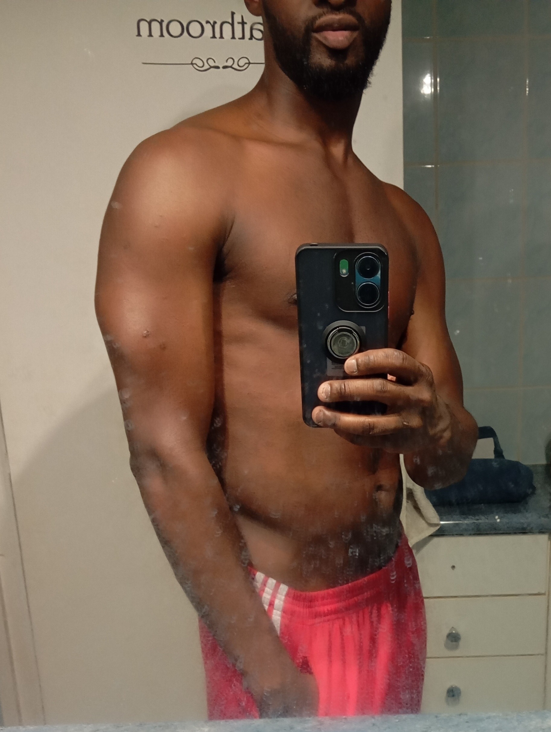 Profil de Yolain, 29 ans, Gay Monaco à Provin