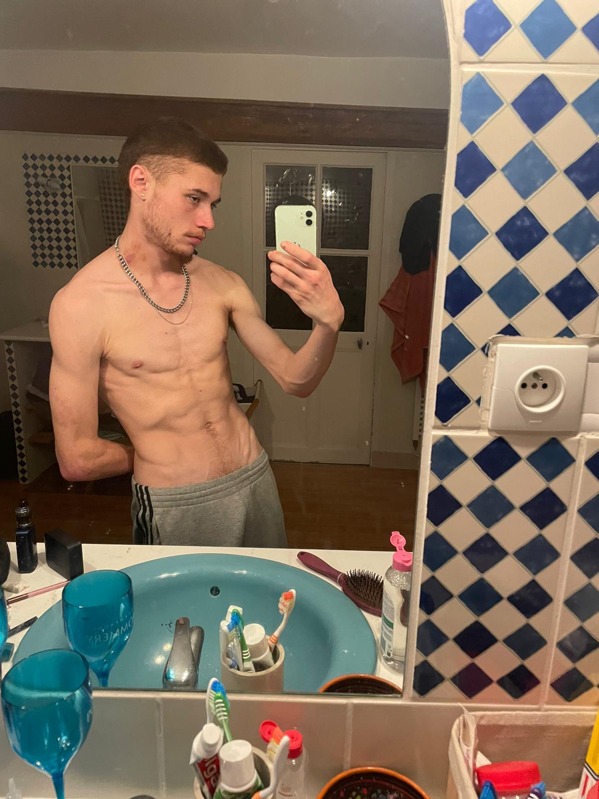 Profil de Carl, 22 ans, Gay Monaco à Ors