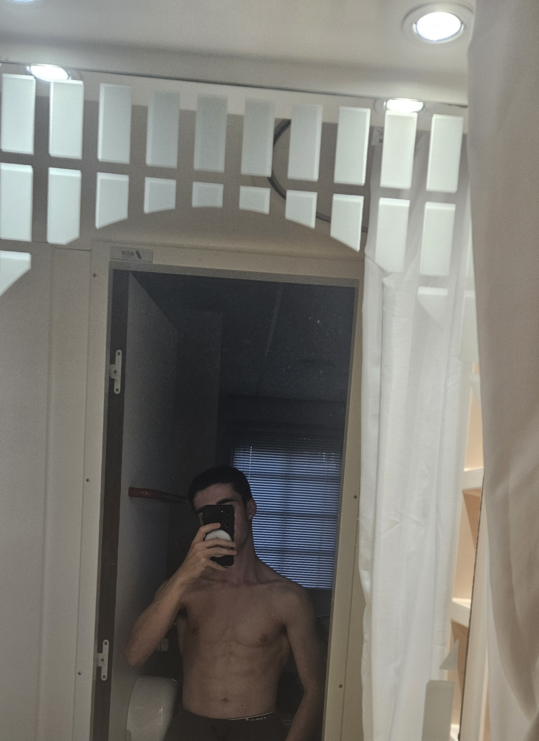 Profil de Akin, 19 ans, Gay Monaco à Berbiguières